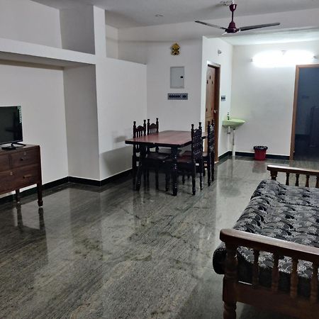 Tulip Villa 3Bhk 2Bhk And 1Bhk Located Near Chunnambar Boat House And Paradise Beach Pūrnānkuppam Kültér fotó