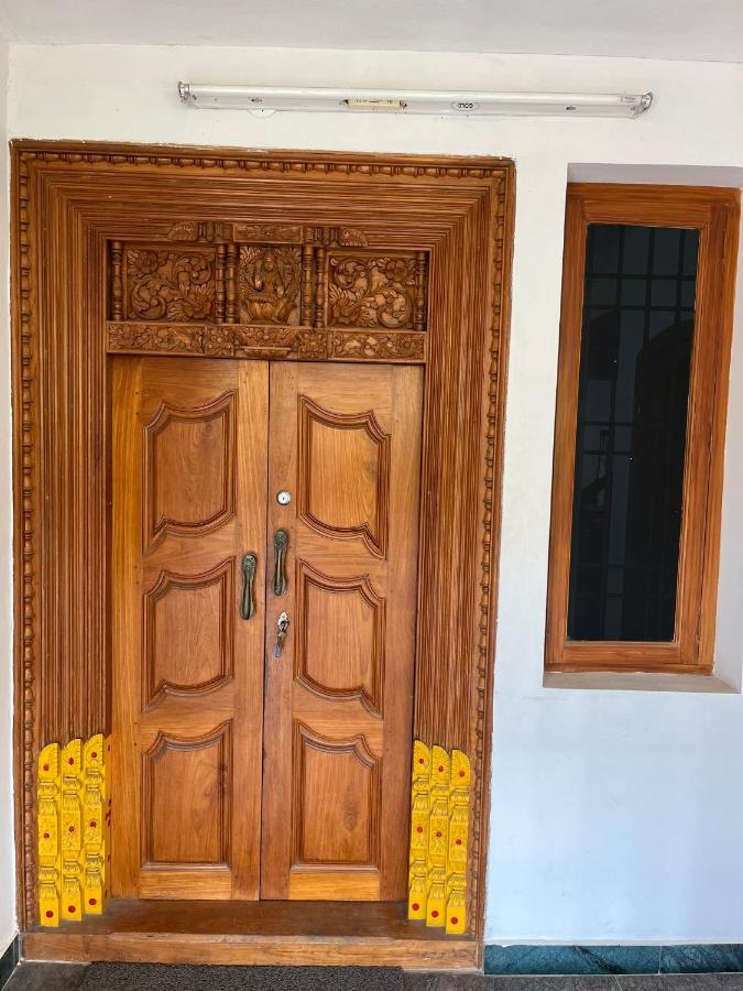 Tulip Villa 3Bhk 2Bhk And 1Bhk Located Near Chunnambar Boat House And Paradise Beach Pūrnānkuppam Kültér fotó