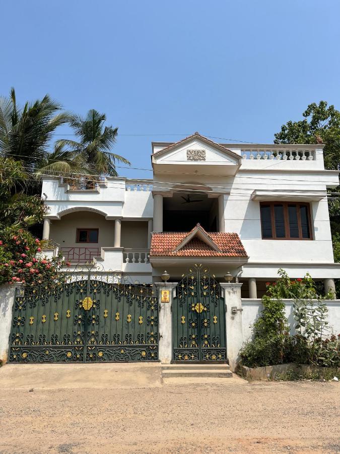 Tulip Villa 3Bhk 2Bhk And 1Bhk Located Near Chunnambar Boat House And Paradise Beach Pūrnānkuppam Kültér fotó