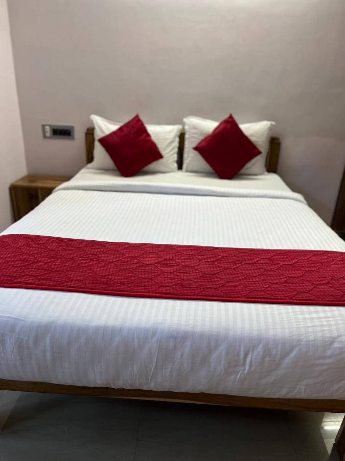 Tulip Villa 3Bhk 2Bhk And 1Bhk Located Near Chunnambar Boat House And Paradise Beach Pūrnānkuppam Kültér fotó