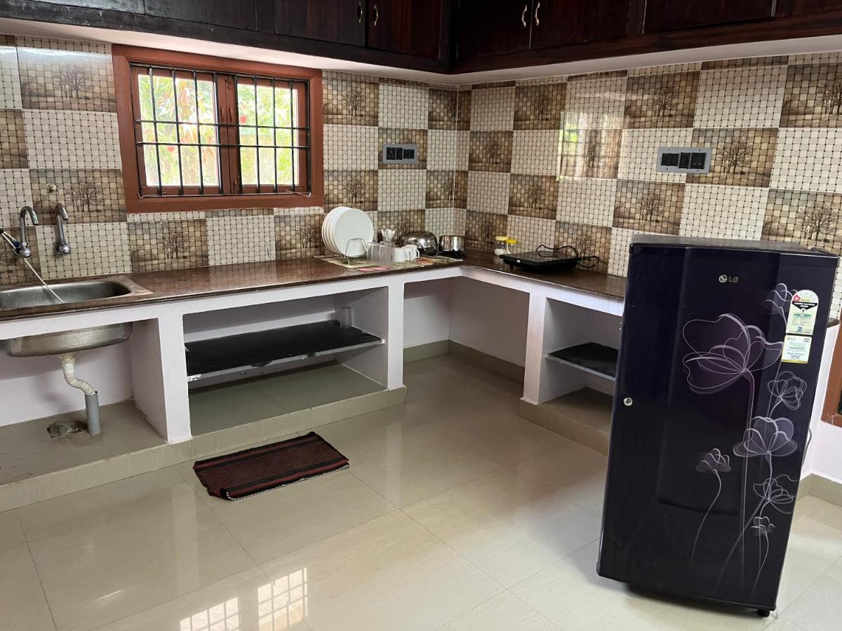 Tulip Villa 3Bhk 2Bhk And 1Bhk Located Near Chunnambar Boat House And Paradise Beach Pūrnānkuppam Kültér fotó